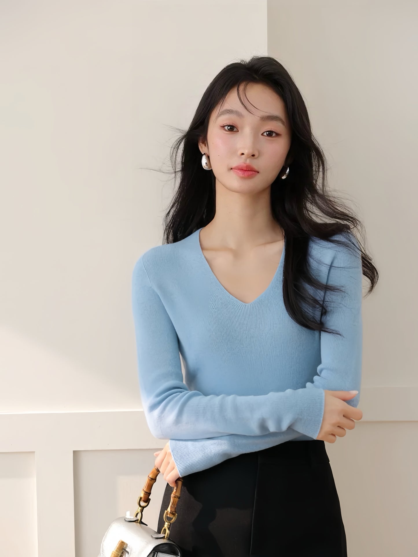 Seamless Wool V Neck Knit Bottom Shirt